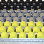 DESCRIPTIF : Rails réalisés à partir de profils galvanisés de 8/10. Longueurs à votre convenance sans supplément. Profil percé au "Pas" de 16,5 mm soit "Pas" possibles : 33 mm ou 49,5 mm. Perçages pour la fixation prevus. Galets Ø 28 mm en plastique axes métalliques Ø 3 mm. Longueur hors tout de 25 mm, hauteur dessus galets 35 mm. FICHE TECHNIQUE : Rails à galets plastiques D28